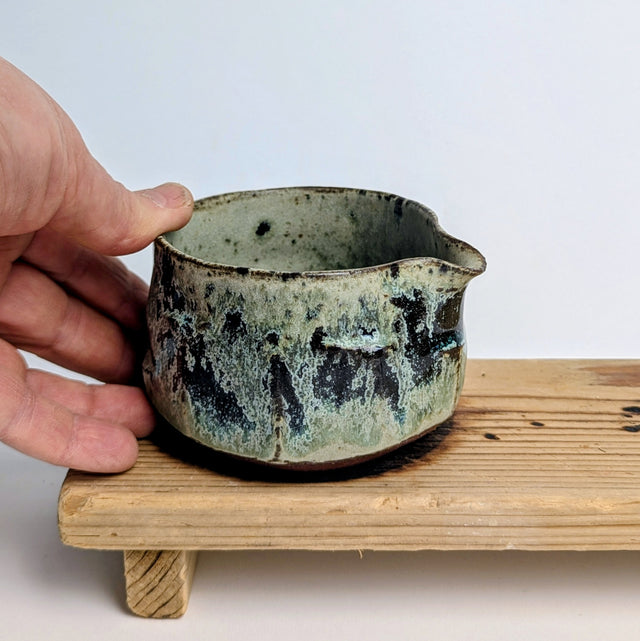 Chawan cup with spout medium size