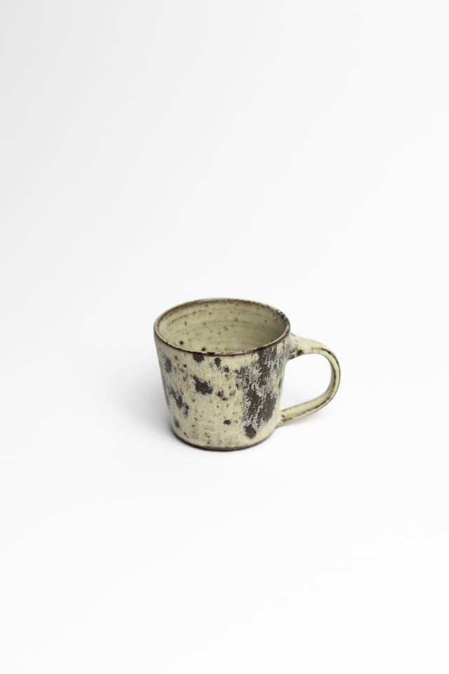 Offwhite cup with handle