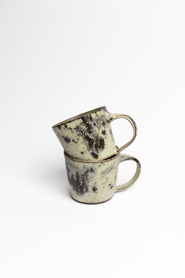 Offwhite cup with handle